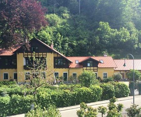 Villa Kreuthhof Appartements Klosterneuburg Bagian luar foto