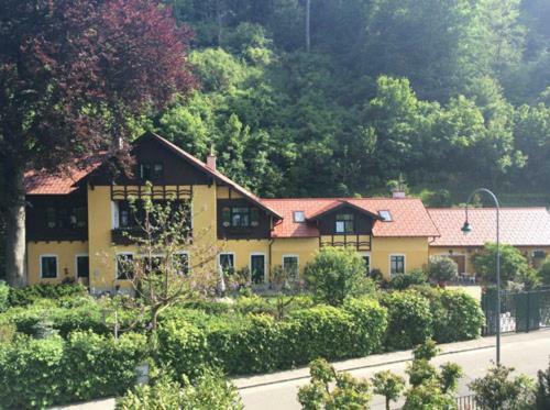 Villa Kreuthhof Appartements Klosterneuburg Bagian luar foto