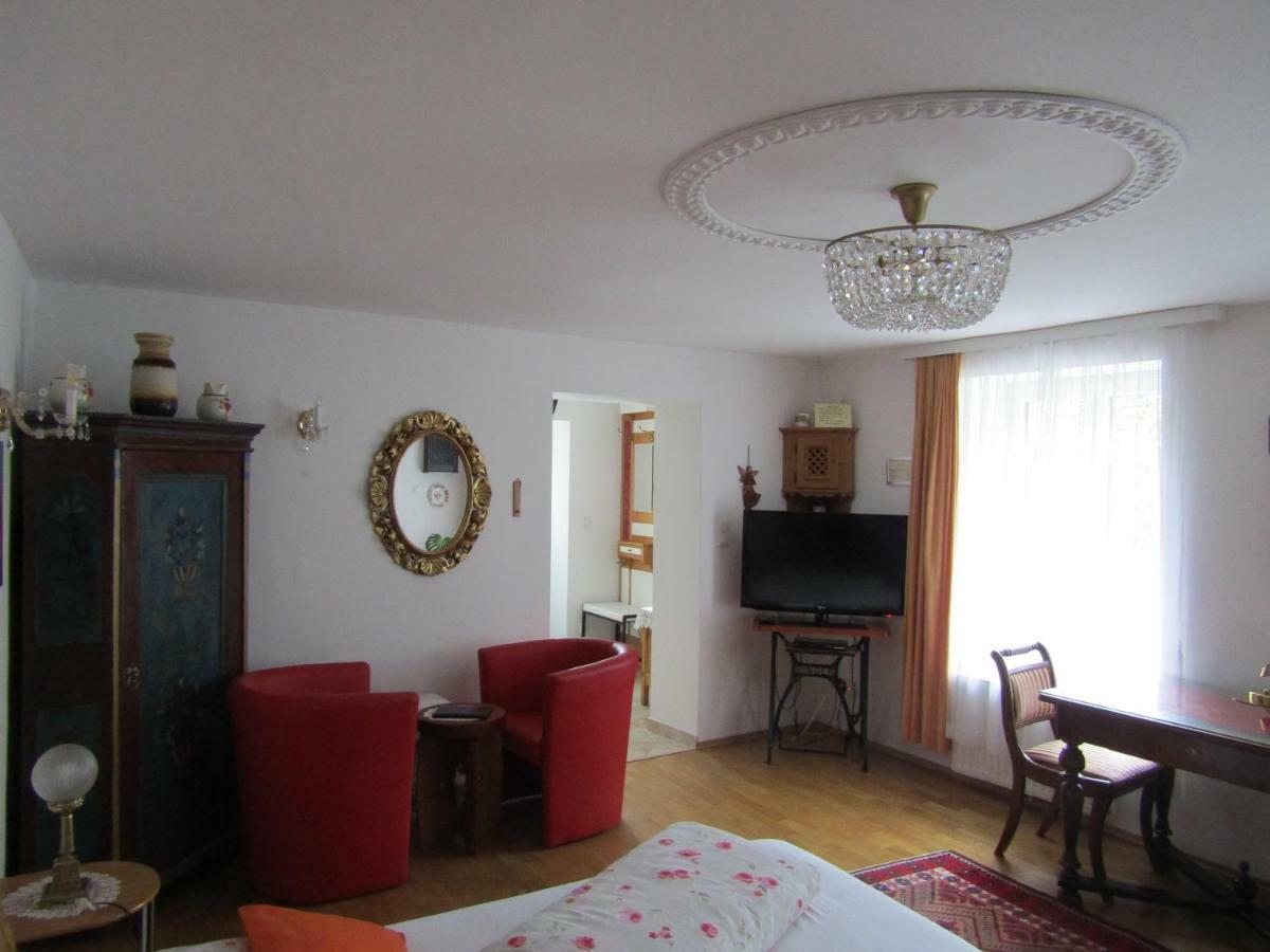 Villa Kreuthhof Appartements Klosterneuburg Bagian luar foto